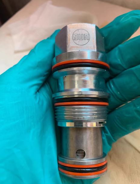 SUN hydraulic valve LRHC XFN - Image 2