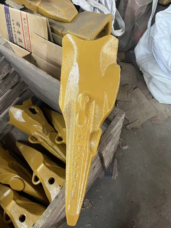 Komatsu bucket teeth  P020TL,P025TL,P030TL,P040TL,P050TL,P070TL,P085TL,P0120TL,P0200TL - Image 2