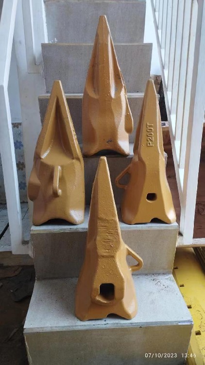 Komatsu bucket teeth  P020TL,P025TL,P030TL,P040TL,P050TL,P070TL,P085TL,P0120TL,P0200TL