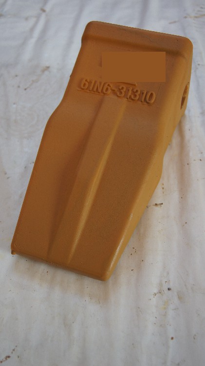 Hyundai excavator bucket teeth 61N4-31310,61N6DA0020,61N6DA0020RC,61Q6-31310,61Q6-31310RC,61Q6-31310TL,61Q6-31310RC,61N6-31310,61N8-31310,61NA-31310,61NA-31310RC,61QA-31310RC,XD420RC - Image 2