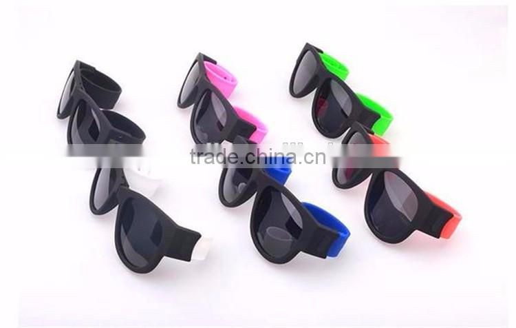 POLARIZE SUNGLASS AND WRISTBAND IN ONE sunglass folded wristband sunglasses