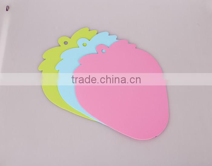 New design products houseware pink and green fresh color fruits and vegetables cutting board