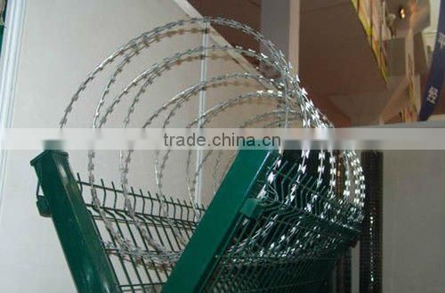 Flat Razor Barbed Wire goods in stock (strict quality control system)