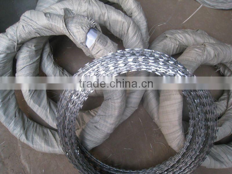 Hot sale low price razor barbed wire (manufacturer)