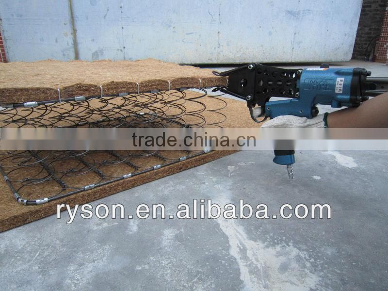 fibre mattress making staples