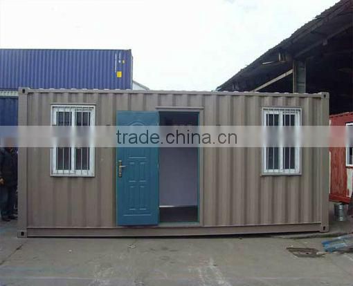 Sandwich panel container lving home