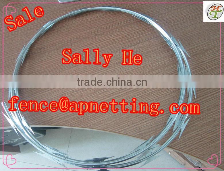 BTO-22 hot dip galvanized blade razor wire high security fence top rolls outside diameter 760mm
