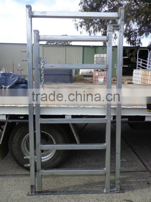 lowest price metal ranch corral fence panel /galvainzed livestock farm fence with gate for horse sheep cow