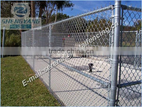 China manufacture black vinyl coated chain link fence
