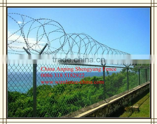 China manufacture black vinyl coated chain link fence