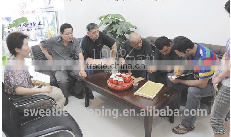 plastic honey bee feeder for beekeeping