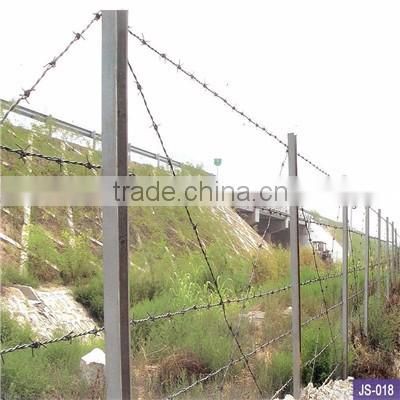 Alibaba express hot-dip galvanized barbed wire fencing prices Made In China