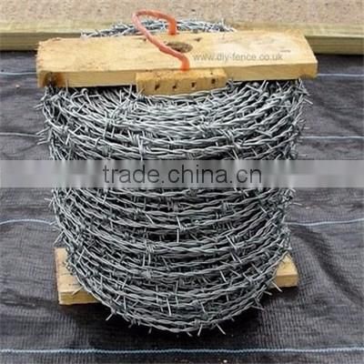 Alibaba express hot-dip galvanized barbed wire fencing prices Made In China