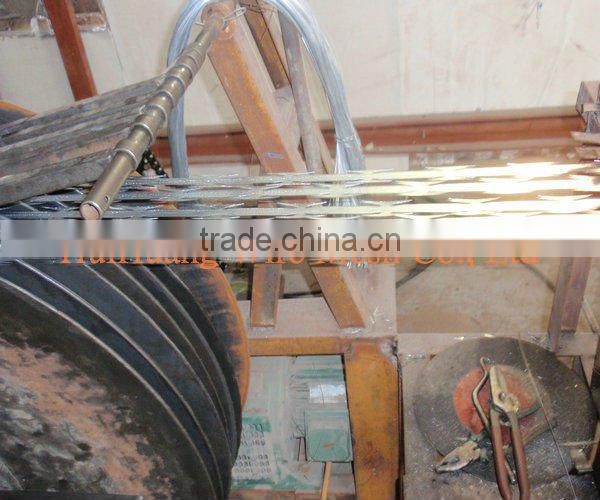 12# x 12# barbed wire