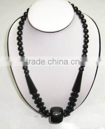 bead/bead necklace/necklace