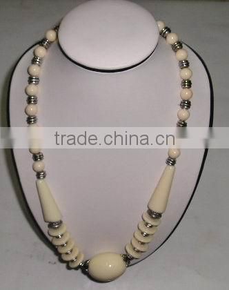 bead/bead necklace/necklace