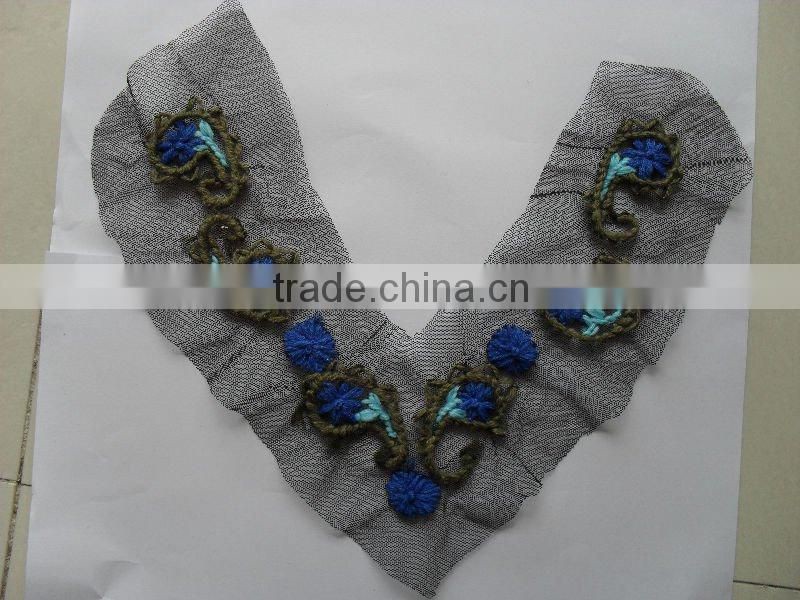 Flower embroidered collar
