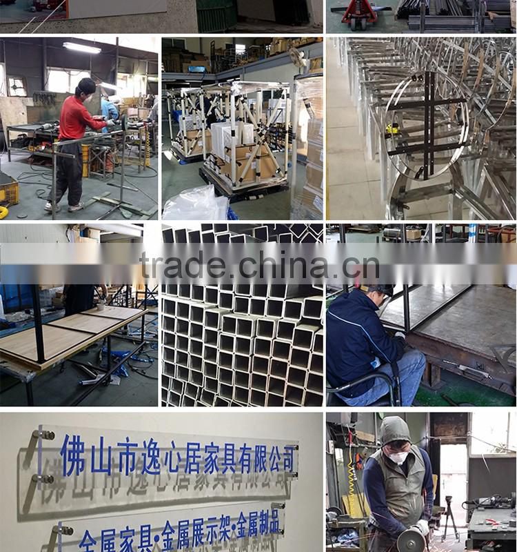 Modern Metal Clothing Hanging Rack with wooden