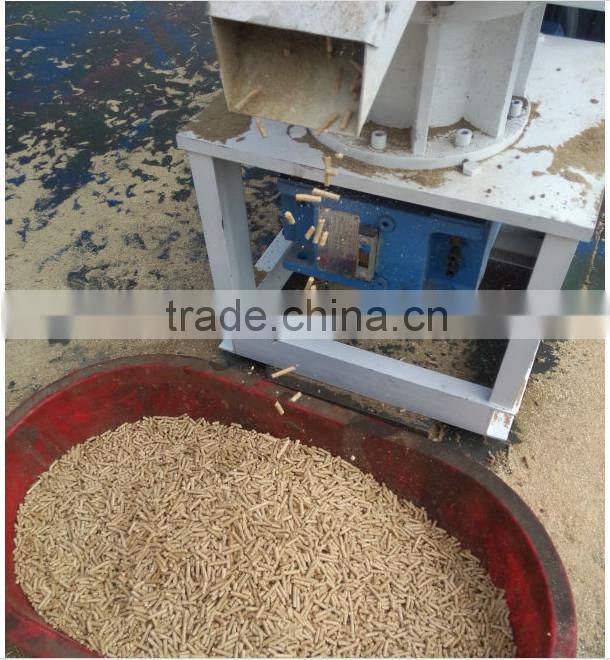Hot sell 1500kg per hour timber ring die pellet mill with circular mould