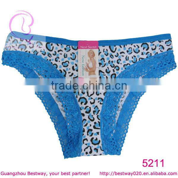 Young girl fashion leopard printed panty