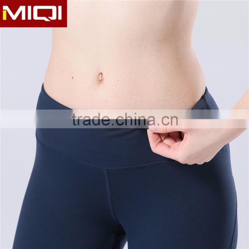 With mesh design women breathable yoga pants capri yoga pants wholesale