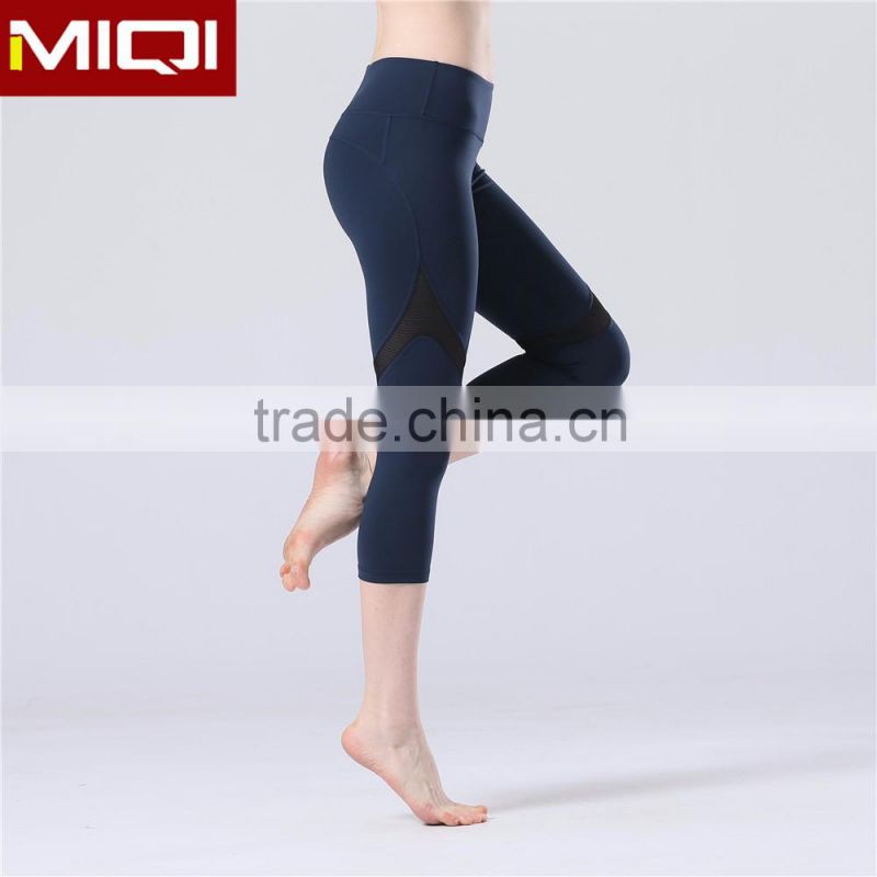 With mesh design women breathable yoga pants capri yoga pants wholesale