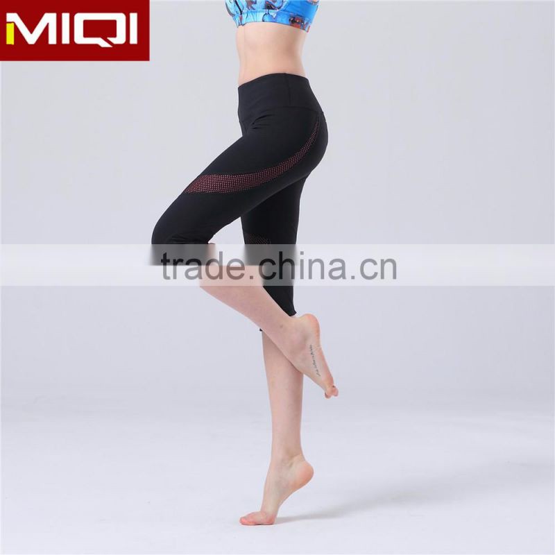 2016 fashionable fitness wear tight fitted women yoga pants mesh design yoga capri pants
