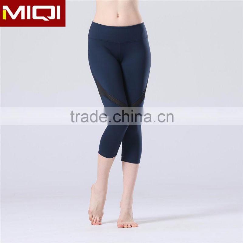 With mesh design women breathable yoga pants capri yoga pants wholesale