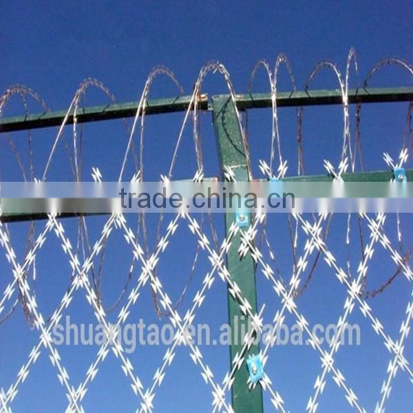 Professional ISO Security fencing razor barbed wire mesh fence,razor barbed wire