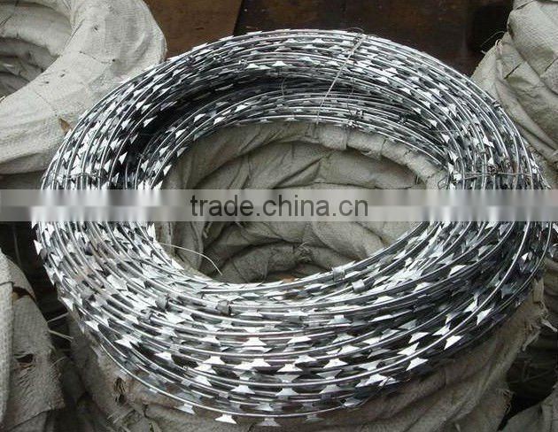 Hot sale high quality razor barbed wire price per roll in Guangzhou
