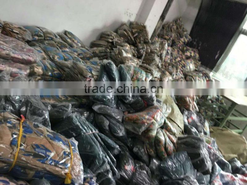 mens down jacket high quality Export Middle east warm and wearbale anti-eletricity comfortable guanghzou warehouse stock 2017