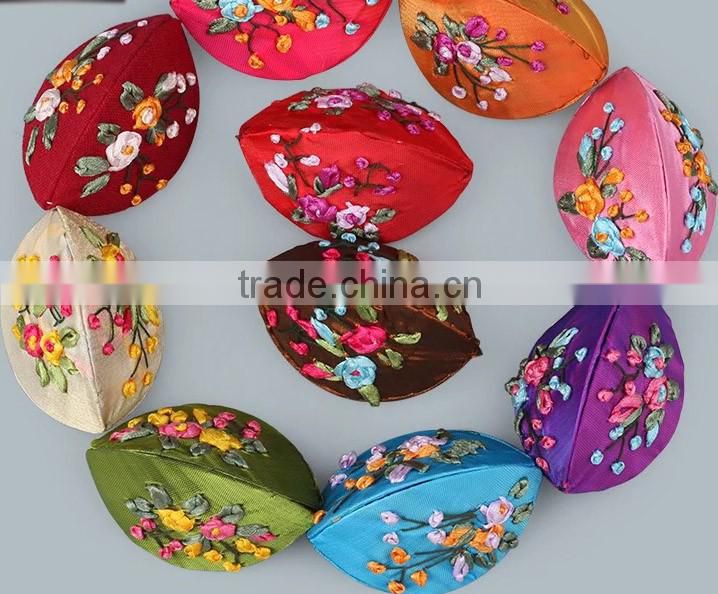 beautiful embroidered coin purse