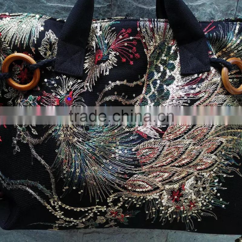 2016Fashion beautiful embroidered bag