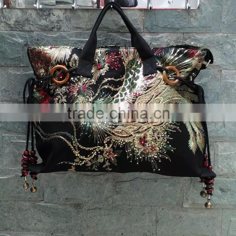 2016Fashion beautiful embroidered bag