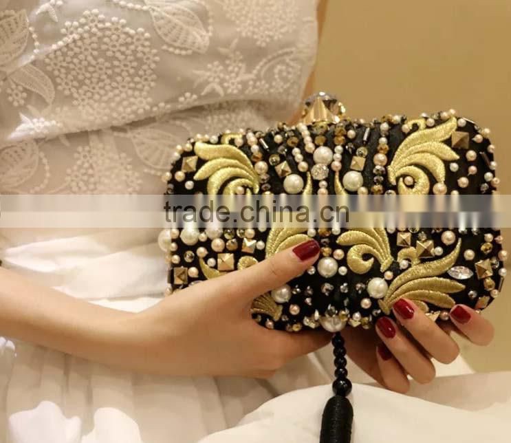Fashion beautiful embroidered hand bag
