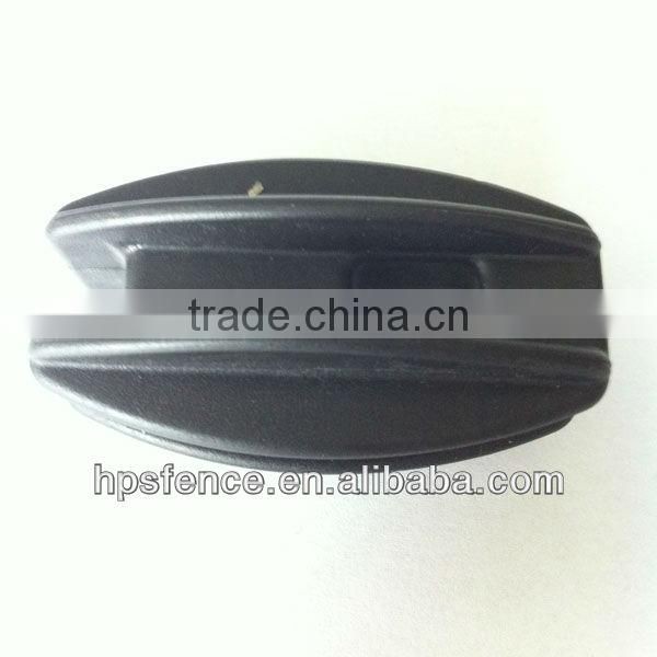 Plastic bull nose dead end strain insulator for electric fence