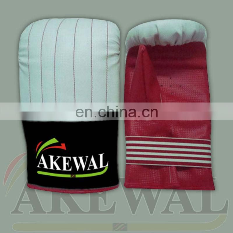 Boxing Gloves White/Black