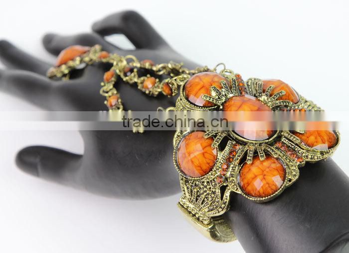 New Design Bulk Custom Fashion Fancy Crystal Bracelet Bangle J061000F05