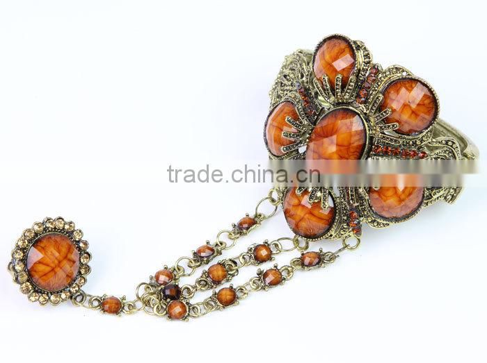 New Design Bulk Custom Fashion Fancy Crystal Bracelet Bangle J061000F05