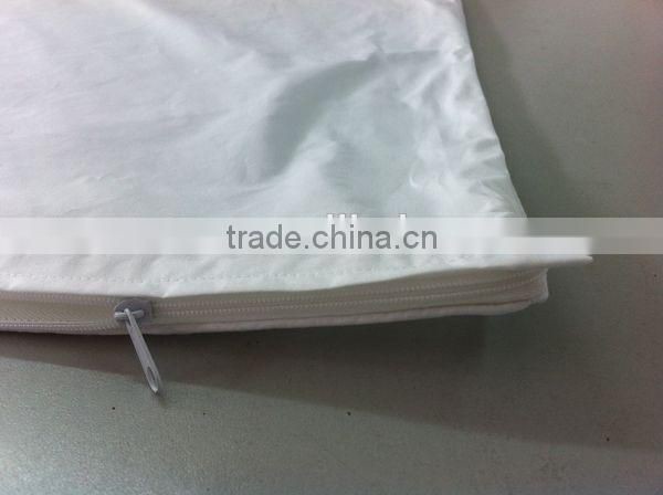 Windowpane Jacquard Logo Embroidery Cotton Pillow Shell