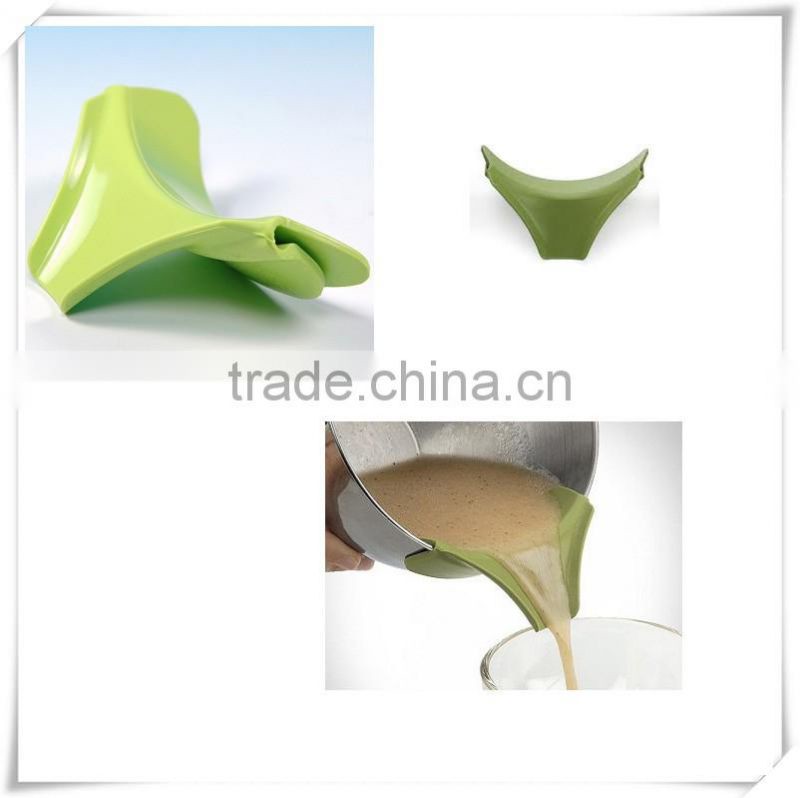 Creative kitchen tools silicone easy-pour spout