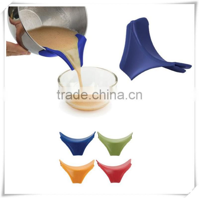 Creative kitchen tools silicone easy-pour spout