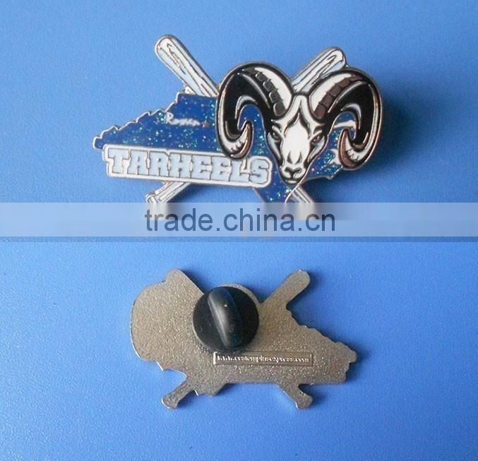 2016 latest softball dangle metal baseball trading badges
