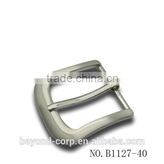 Bow type men's 40mm silver brushed neutral needle buckle