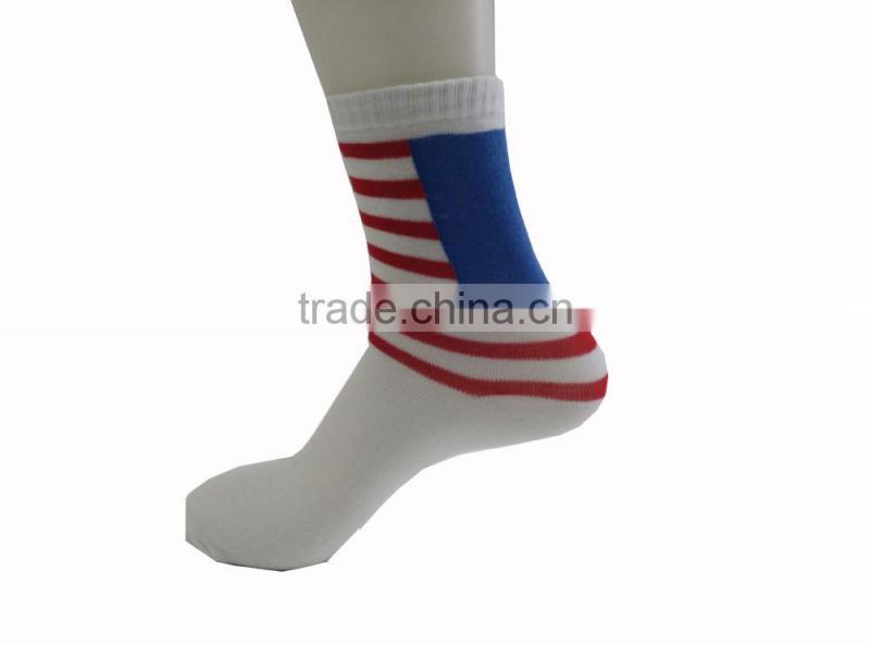 cheap man's socks good elastic good design