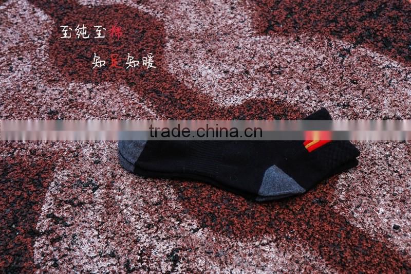 2016 Wholesale Men Cotton Basketball Sports Socks