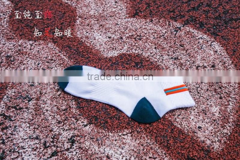 2016 Wholesale Men Cotton Basketball Sports Socks