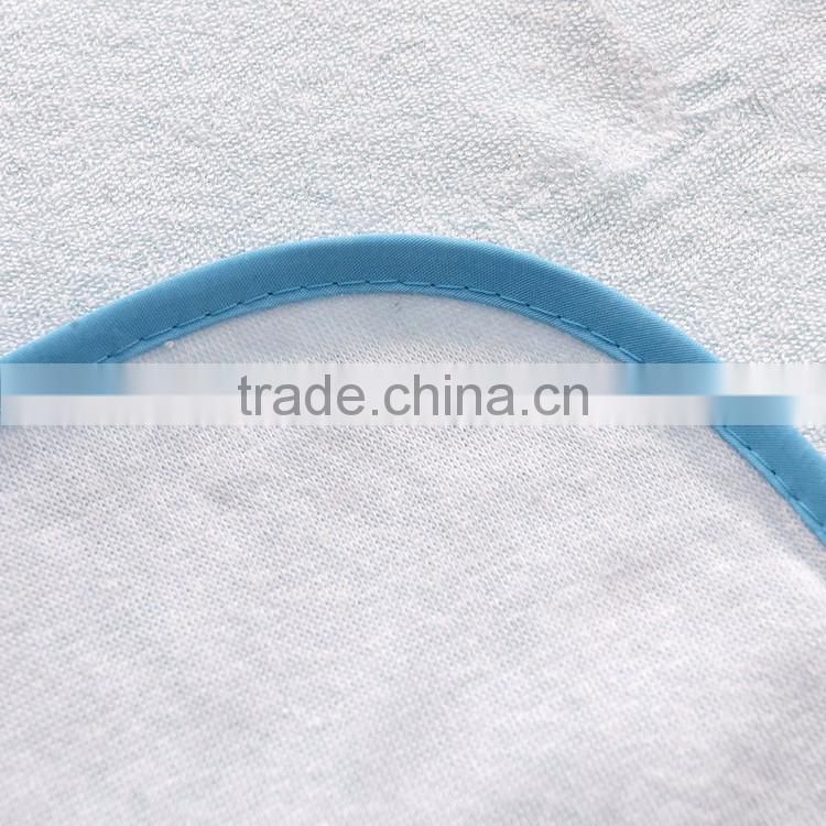 100polyester cartoon pattern super cosy baby hooded towel,animal hooded towel pattern