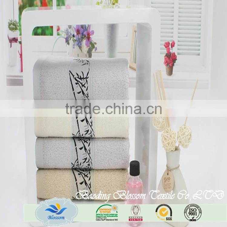 2016 hot sale printed soft touch water absorbing bamboo face towels