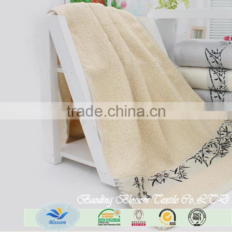 2016 hot sale printed soft touch water absorbing bamboo face towels
